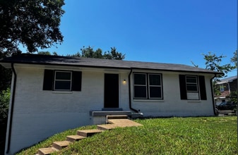 Building Photo - 127 Cherokee Pl