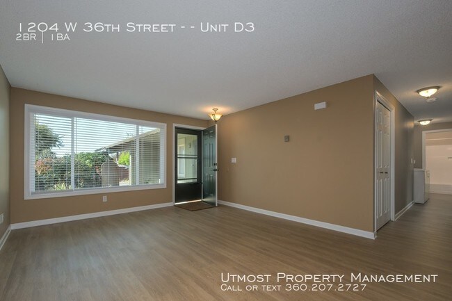 Building Photo - 1204 W 36th St