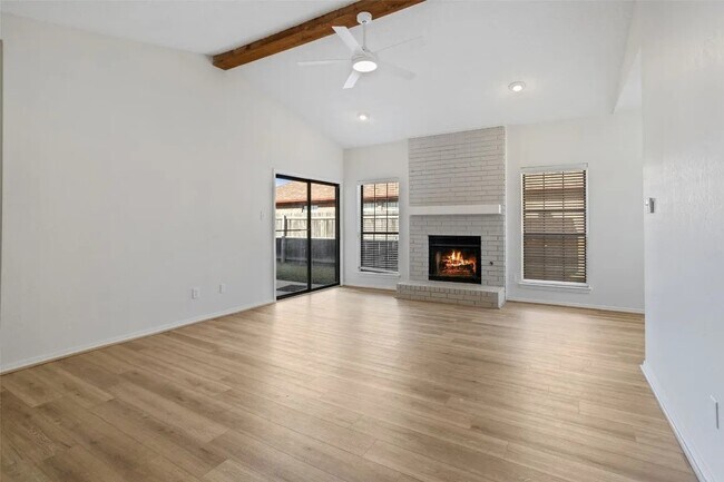 Building Photo - 4313 Flamingo Way