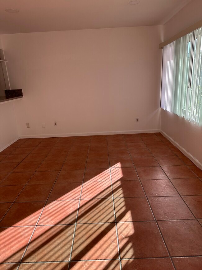 Foto del edificio - 4107 Sunset Dr