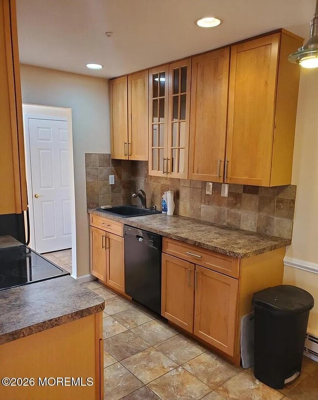 Building Photo - 82 Amberly Dr