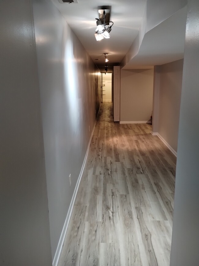 Building Photo - 4233 S Prairie Ave