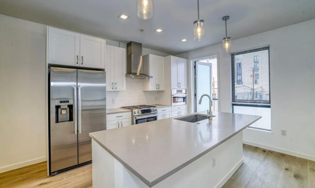 Photo - 1735 Central St Apartment