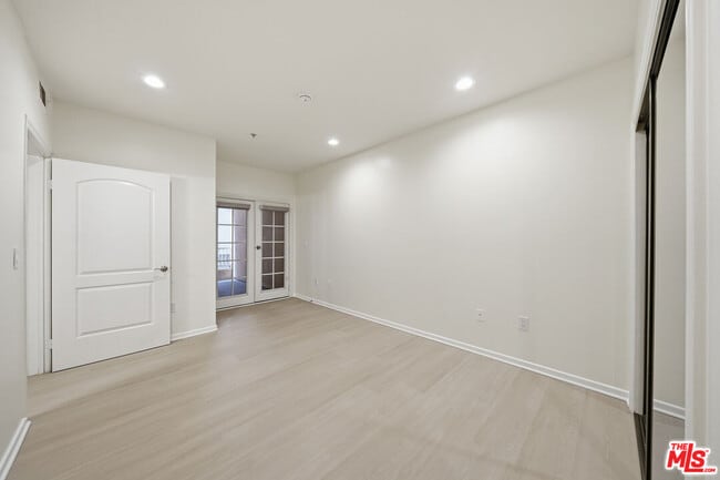 Foto del edificio - 1037 S Fedora St