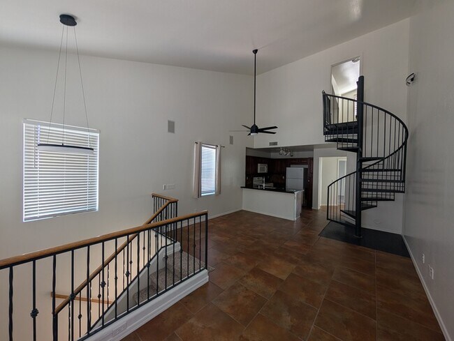 Foto del edificio - Tramonto Townhome - Tri-level