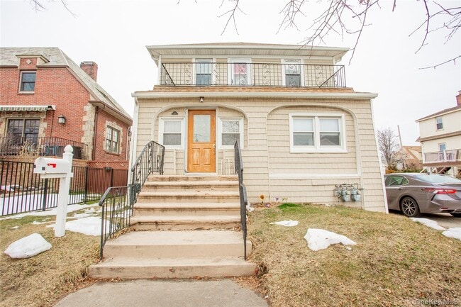 Building Photo - 359 E Chester St