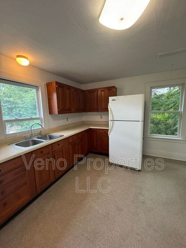 Building Photo - 27 Lilac Ln