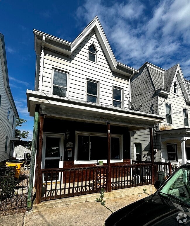 Building Photo - 84 N Berne St