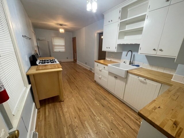 Building Photo - 1475 Albert St N