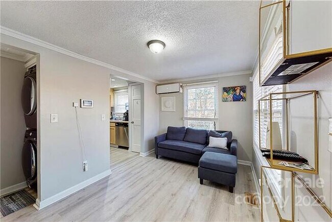 Building Photo - Queen City Bungalow