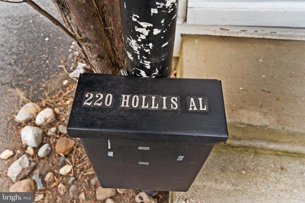 Primary Photo - 220 Hollis Alley