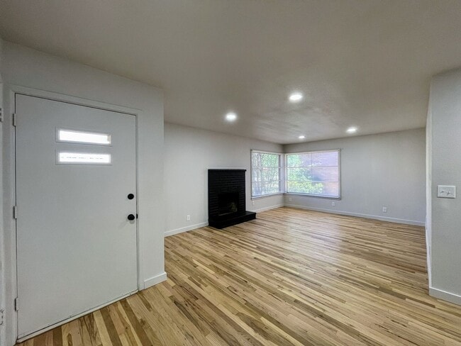 Building Photo - Modern Comfort Meets Texas Charm in this 3-bedroom, 2-bath single-family Lamesa home!