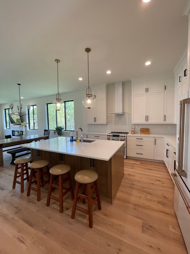 Foto del edificio - 1858 Upland Dr