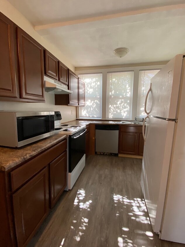 Primary Photo - 329 Susquehanna St