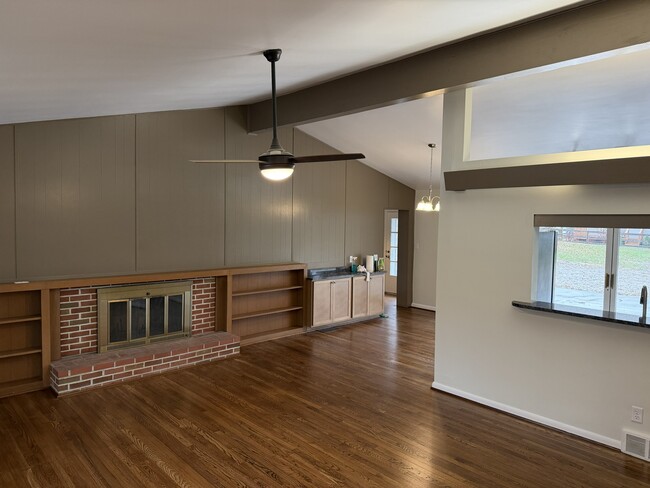 Building Photo - 6930 Euclid Ave