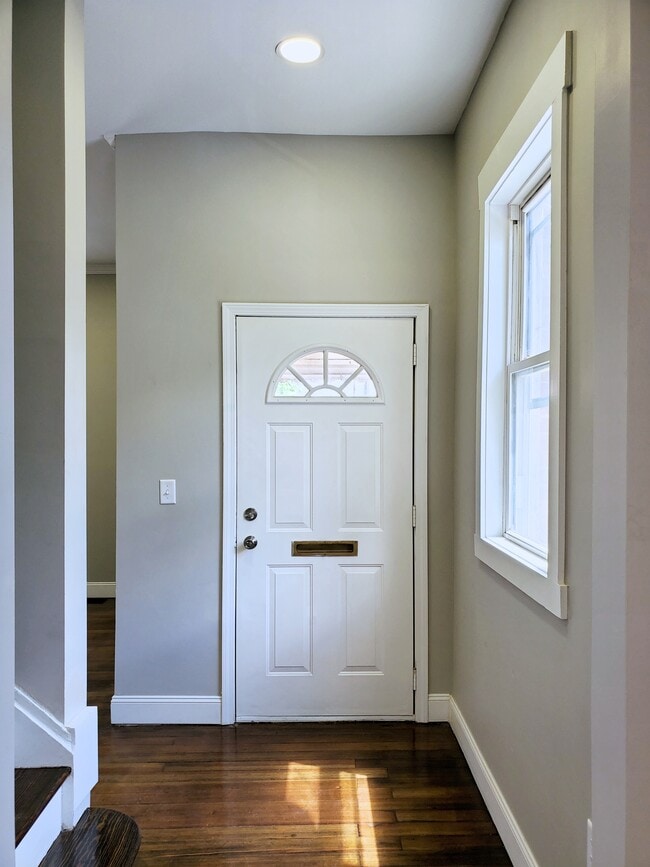 Entry Foyer - 991 Parsons Ave