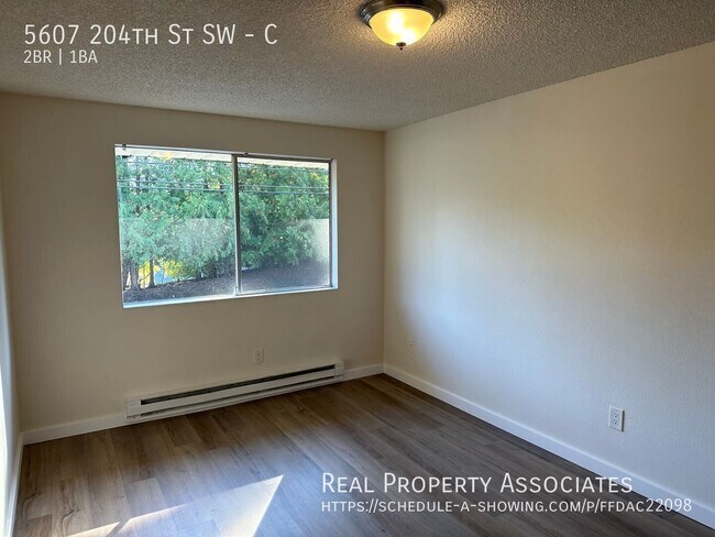 Foto del edificio - 5607 204th St SW