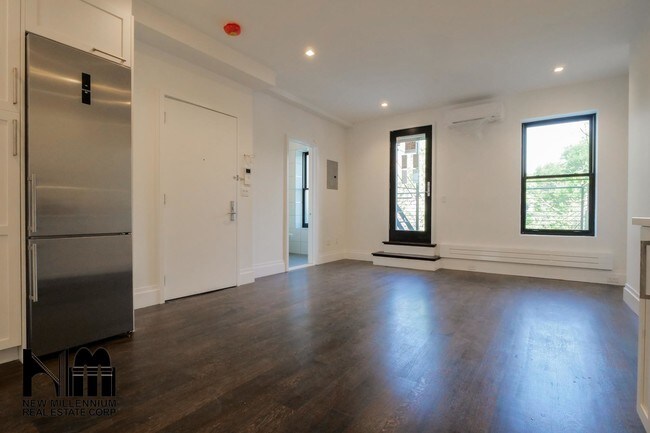 Building Photo - 284 3rd Avenue