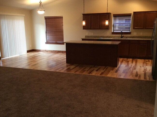 Building Photo - 1557 Gale Ct