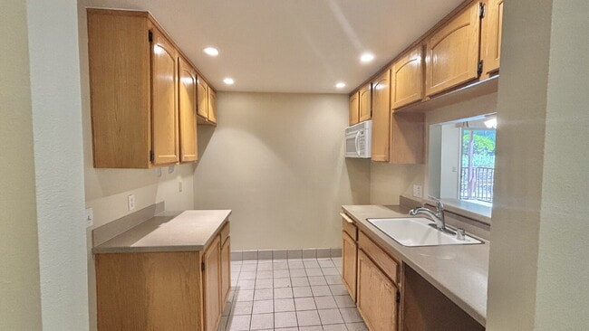 Building Photo - Scenic and Serene Rentals in Ramona