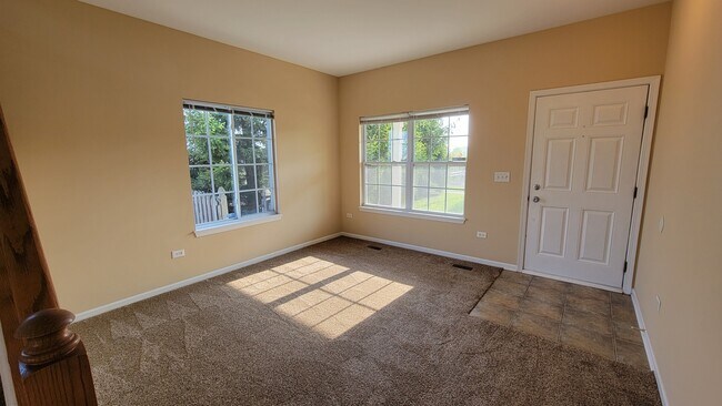 Building Photo - 1426 Dahlgren Ln
