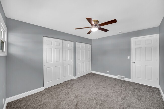 Building Photo - 8011 Monaldi Dr