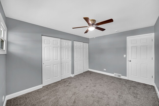 Building Photo - 8013 Monaldi Dr