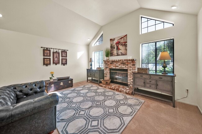 Building Photo - 3622 Canterbury Dr