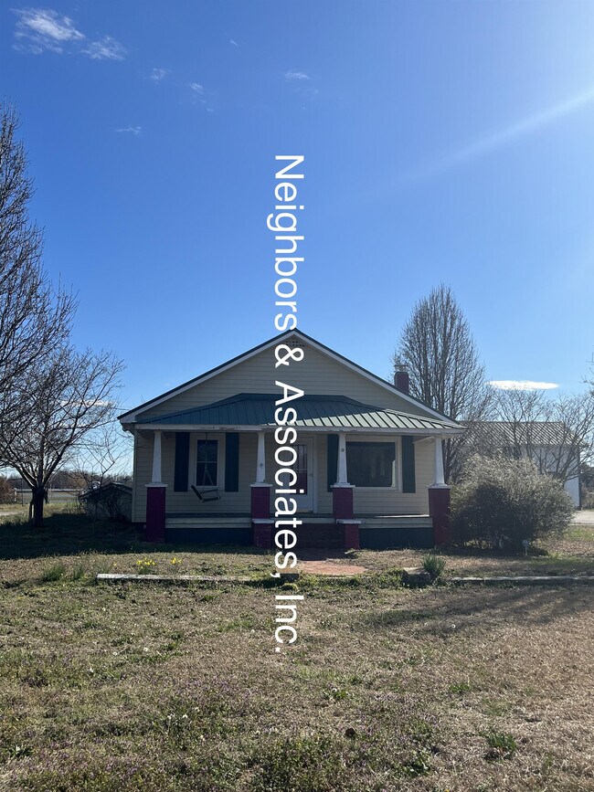 Building Photo - 4620 Roanoke Rd