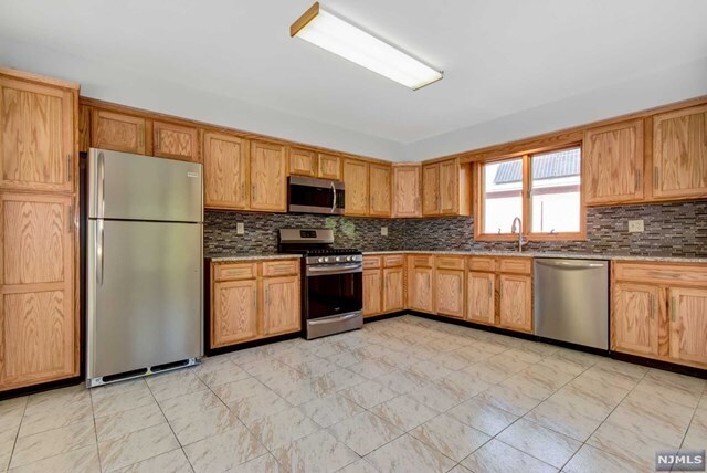 Foto del edificio - 755 3rd St