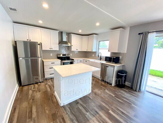 Building Photo - 1492 Overcash Dr