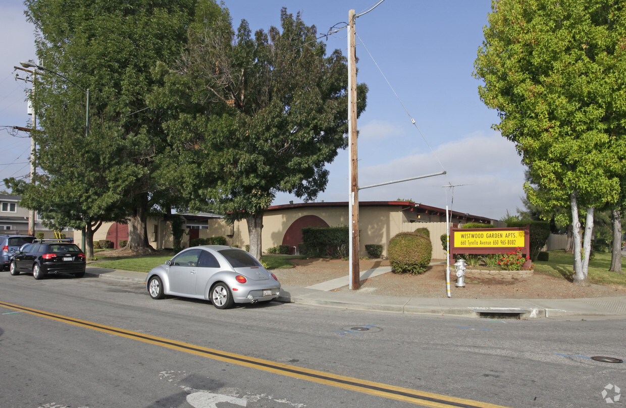 Building Photo - Westwood Garden Apartments