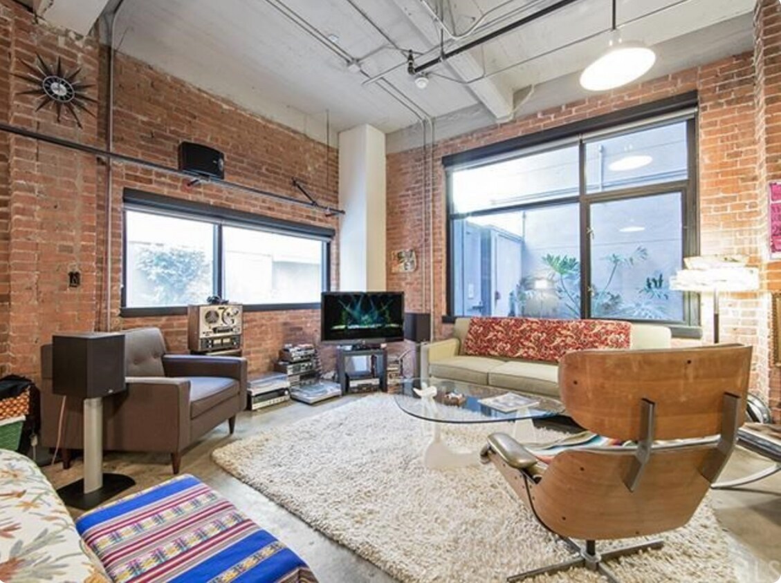 Foto principal - 835 Locust Ave
