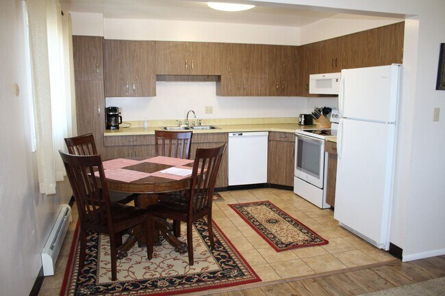 Foto del edificio - Furnished Month to Month Corporate Short T...
