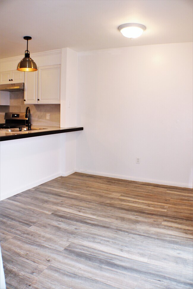 Foto del edificio - 2200 Cedro Ct