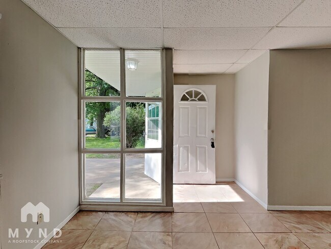 Foto del edificio - 1256 S Willow Ln Ave