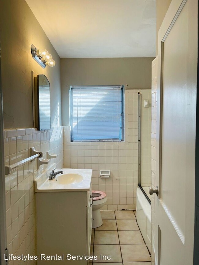 Building Photo - 3 br, 2 bath House - 2316 Broward Rd