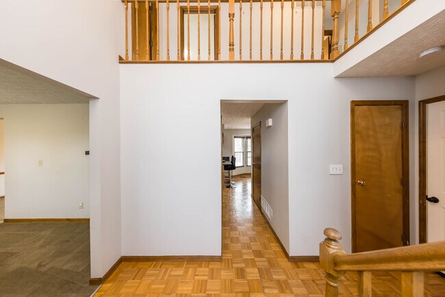 Foto del edificio - 6085 Tara Hill Dr