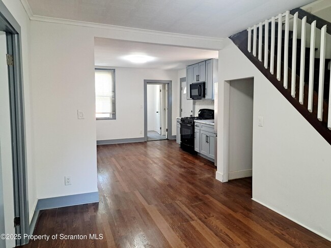 Building Photo - 625 Rosen Ct