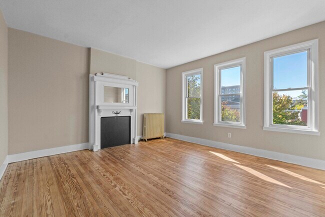 Foto del edificio - 3131 N Calvert St