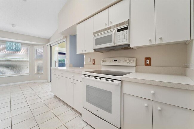 Foto del edificio - 1031 Almondwood Dr