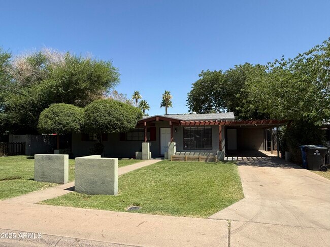 Foto del edificio - 1632 E Hudson Dr