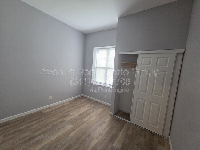 Building Photo - 5040 Lotus Ave