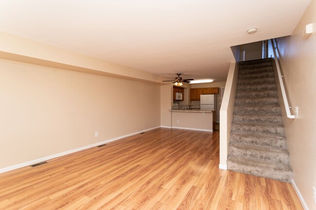 Foto del edificio - Charming 2-Bed, 2-Bath Townhome– Move-In R...