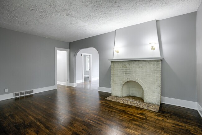 Building Photo - 4106 N 40th Ave