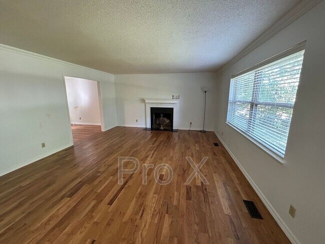 Foto del edificio - 2825 Inwood Ln