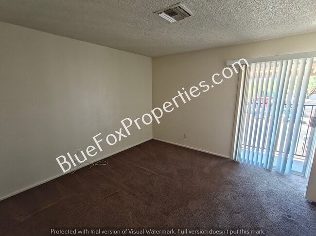 Building Photo - 4120 E Bermuda St