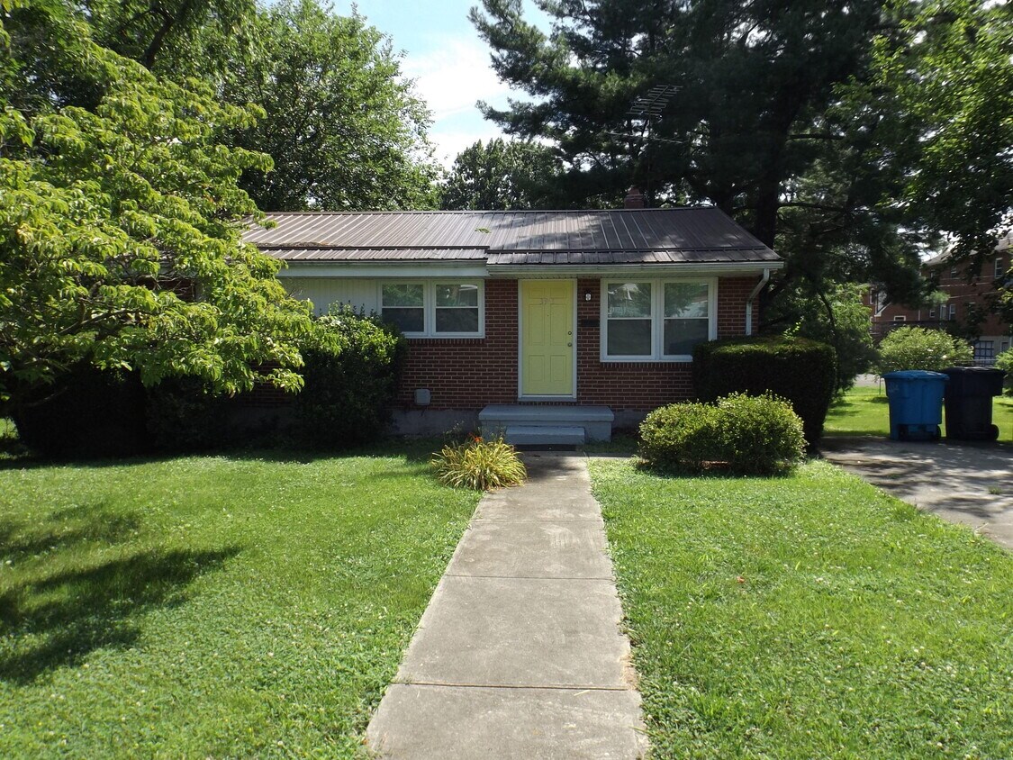 Primary Photo - 3913 Plantation Rd NE