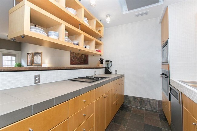 Foto del edificio - 4418 Bowser Ave