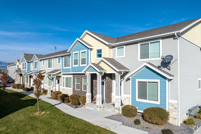 Building Photo - Porter Ranch Townhomes